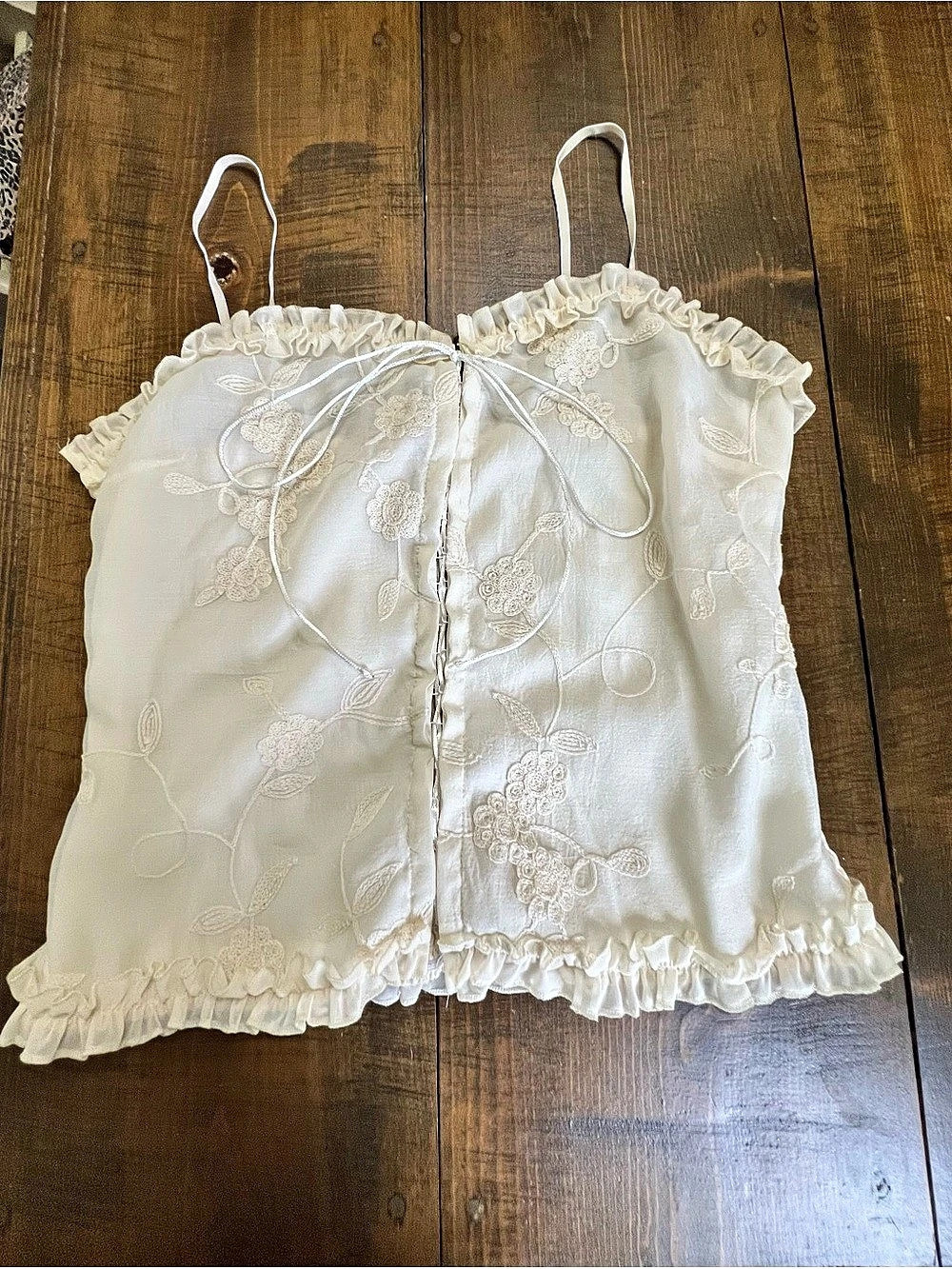 Floral Embroidered Camisole in White Size Large